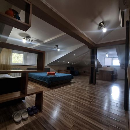 Apartments On Mustafa Ozturk アルマトイ エクステリア 写真
