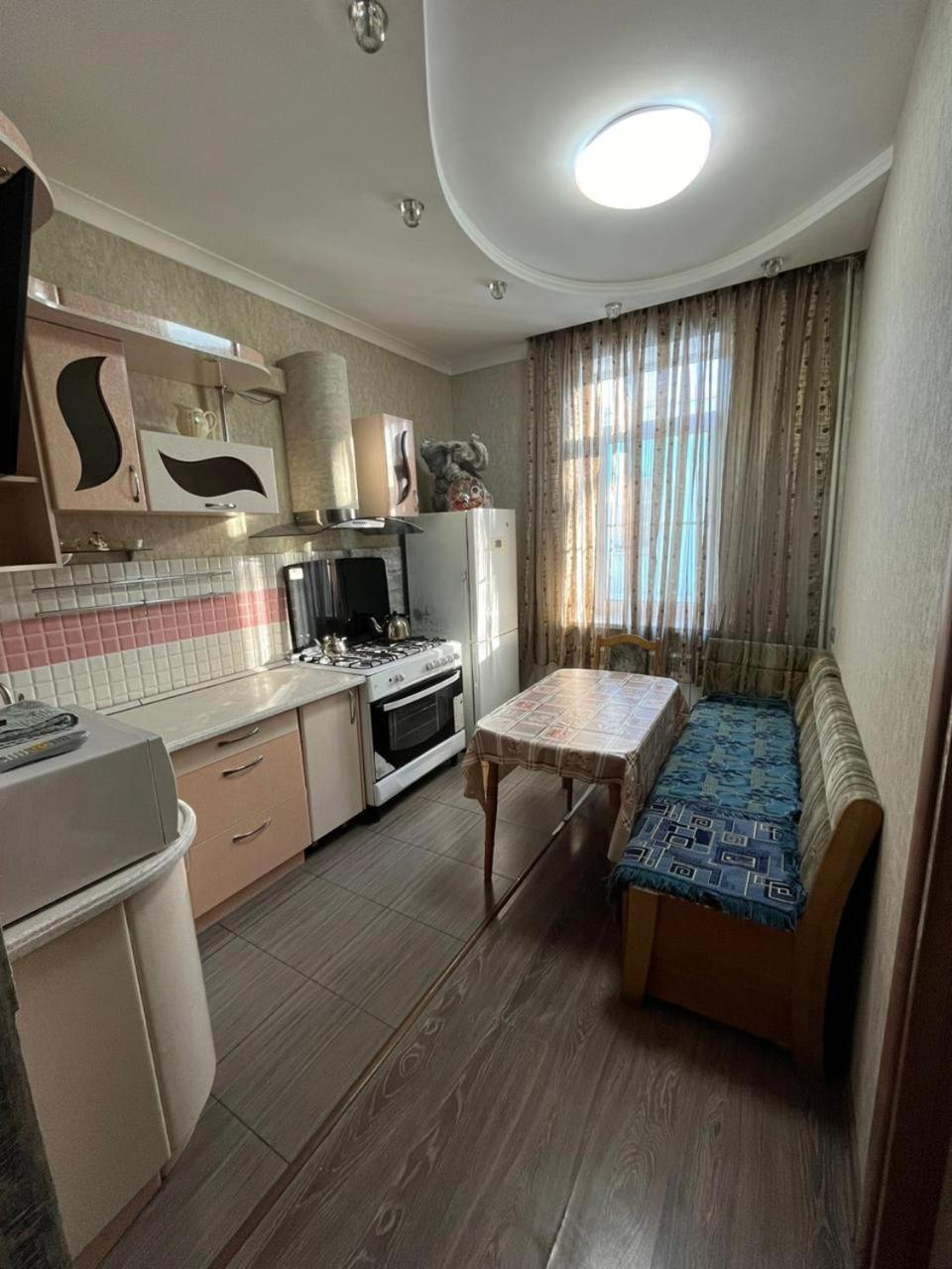 Apartments On Mustafa Ozturk アルマトイ 部屋 写真