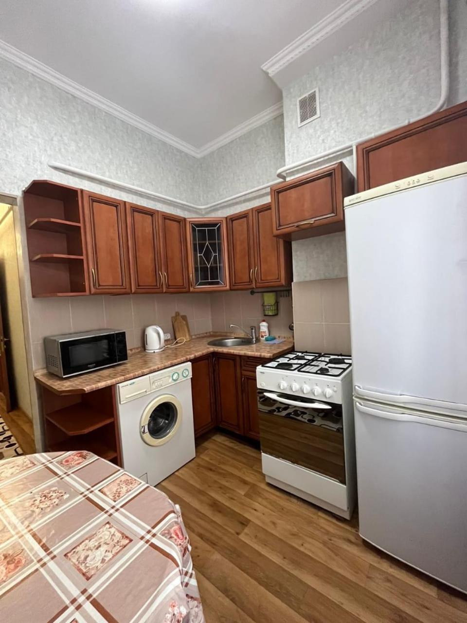 Apartments On Mustafa Ozturk アルマトイ 部屋 写真